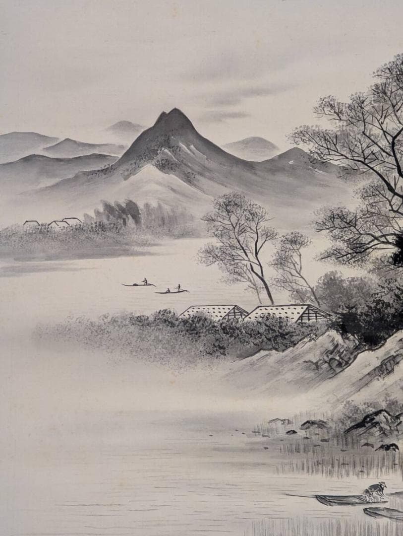 【真作】掛軸　水墨山水図　湖畔静景と遠山　霧立つ湖と小舟　合箱入　V183