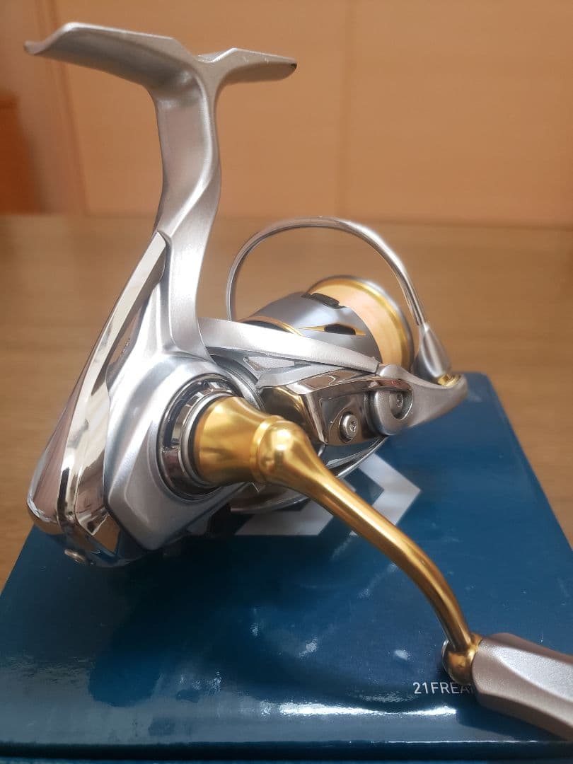 マグシールド搭載 ダイワ 21フリームス FC LT2000S スピニングリール