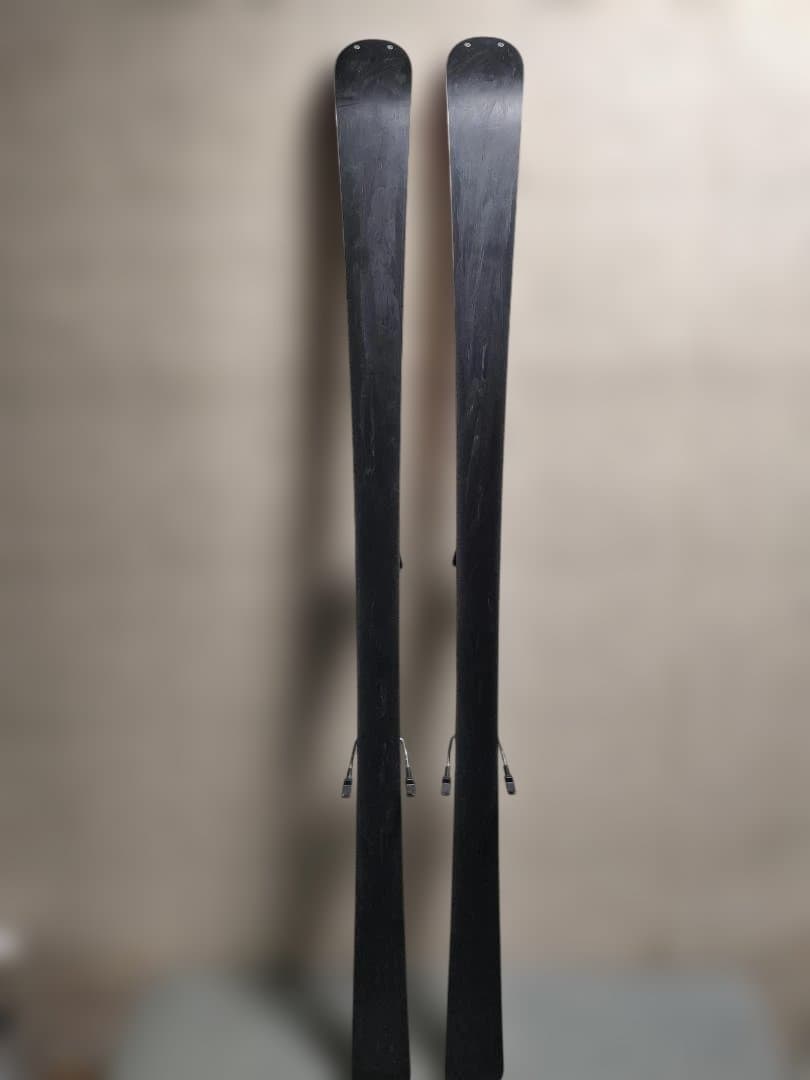 【シーズン最終価格】ノルディカ スキーセット 170cm（ポール・ケース付）