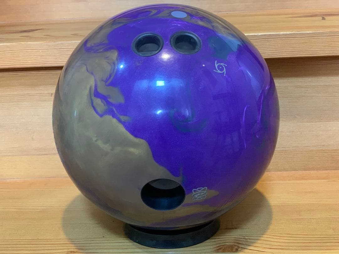 フィジックス エラ　15ポンド　元箱あり　STORM　ボウリングボール　中古