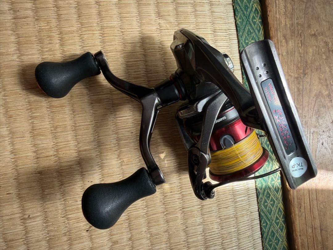 21SEPHIA XR スピニングリール 黒/赤