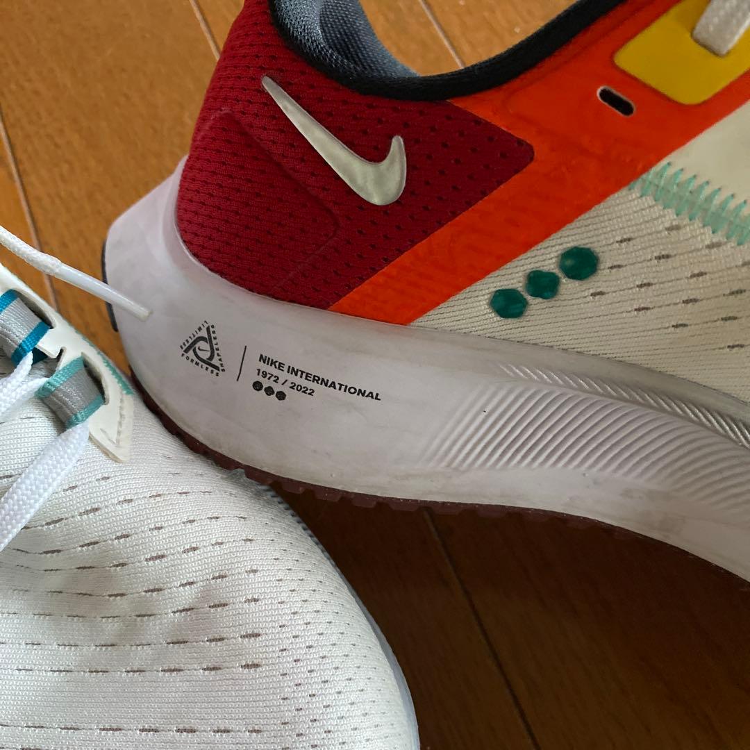 Nike インターナショナル ランニングシューズ ホワイト/レッド/グリーン