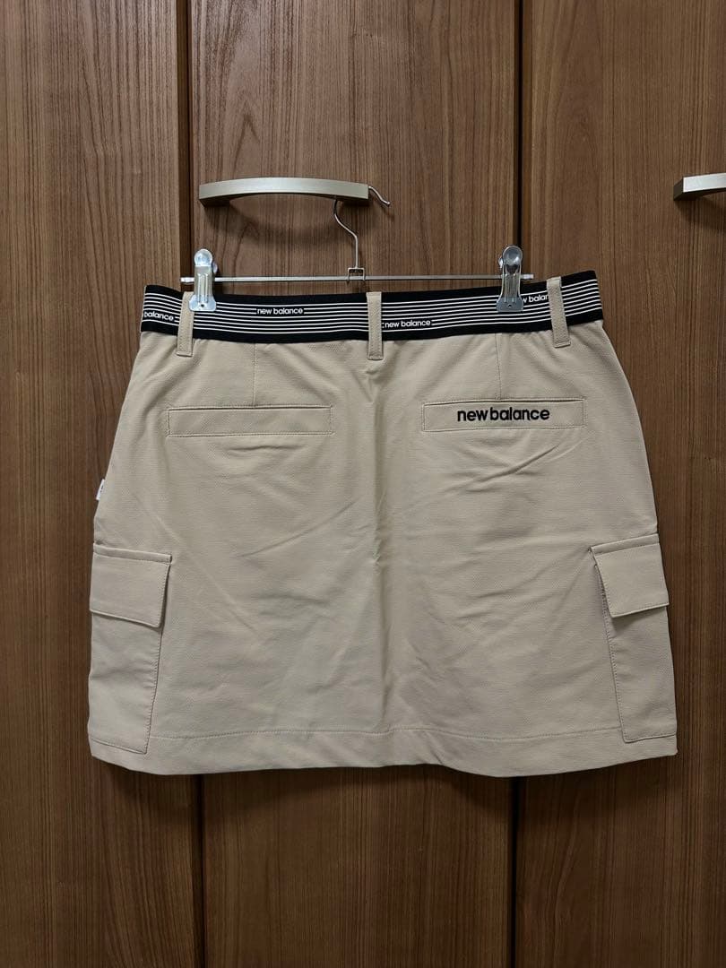New Balance ベージュ カーゴスカート 接触冷感