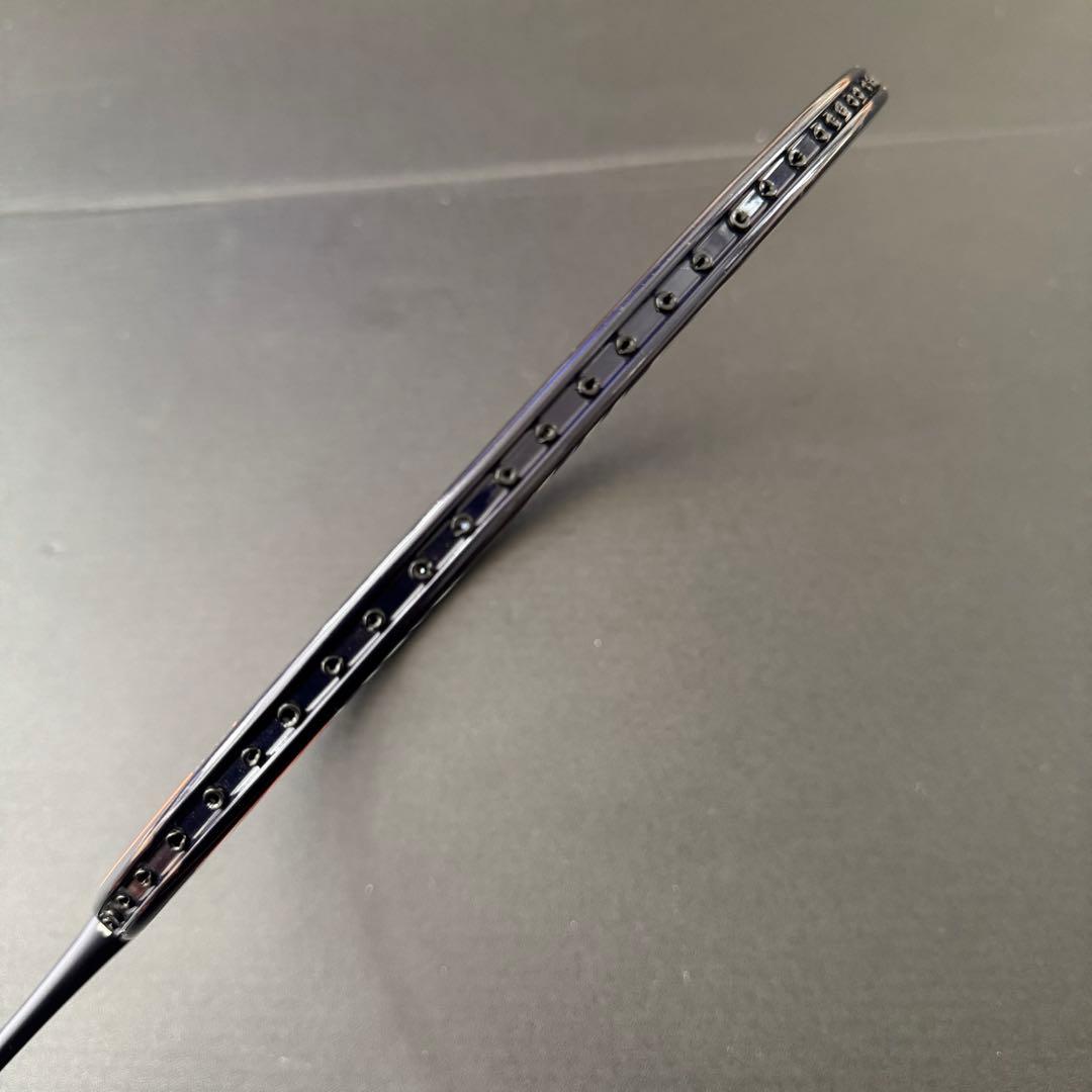 【新品同様】ヨネックス アストロクス100ZZ 4UG5 廃盤