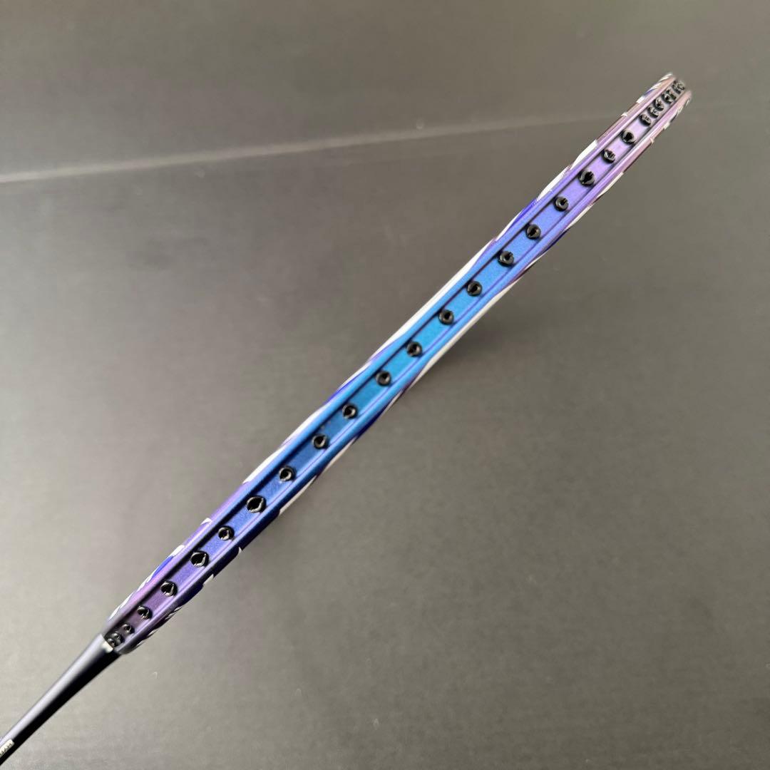 【新品同様】ヨネックス アストロクス100ZZ 4UG5 廃盤