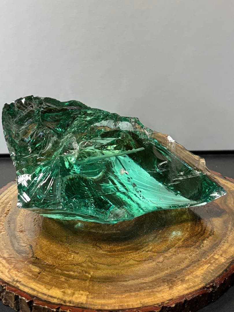 アンダラクリスタル　火山ガラス　411g エメラルドグリーン　クリストバライト入