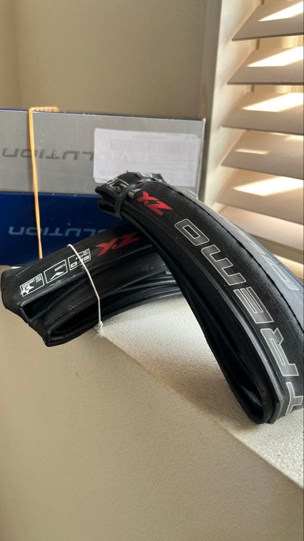 SCHWALBE ULTREMO ZX 23c 2本セットシュワルベ アルトレモ