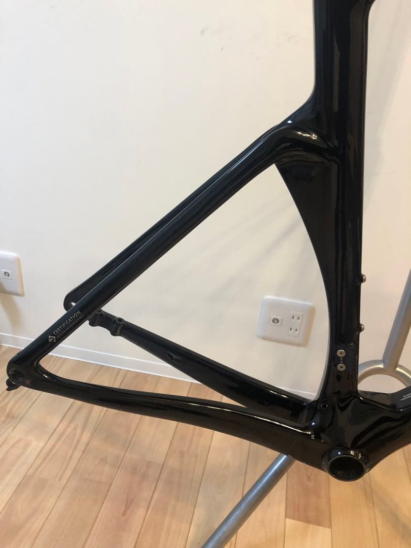 ELVES FALATH PRO DISC フレームセット　一体型ハンドル付属