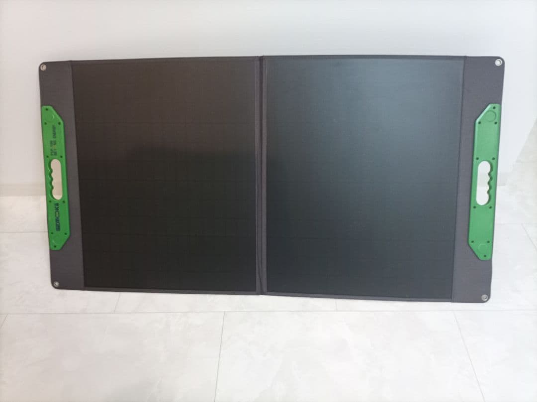 SEMCOKII 100W ポータブルソーラー グリーン・軽量・キャンプ向け”