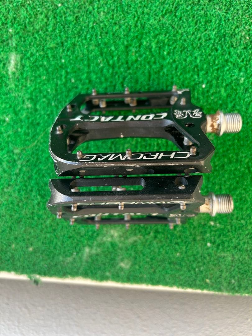 そそそ　CHROMAGクロマグ CONTACT フラットペダル MTB