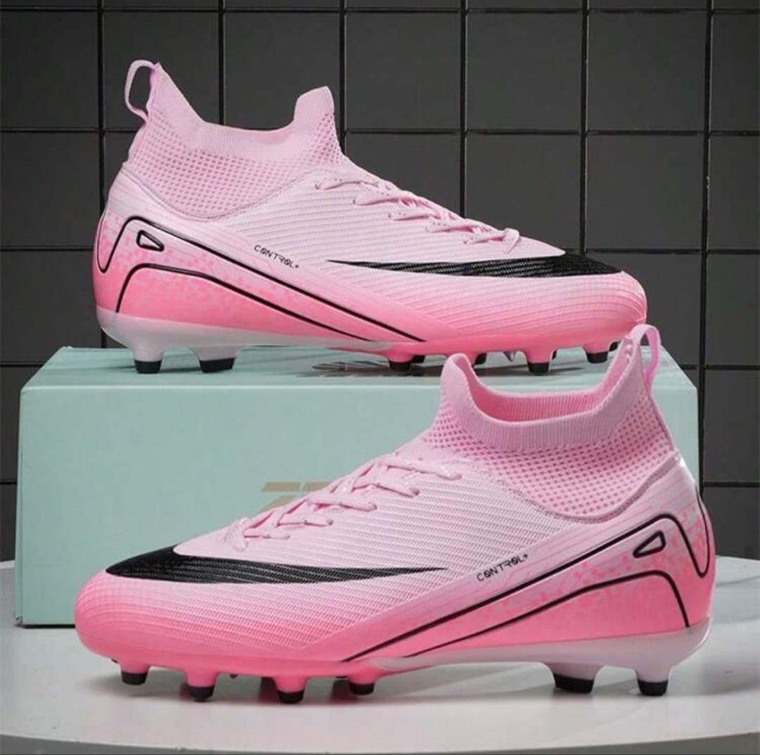 ナイキ 新品 男女兼用 サッカーシューズ 37