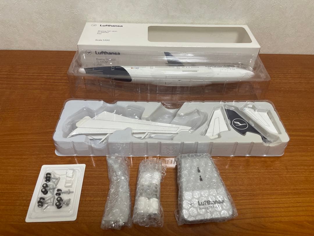 航空機・ヘリコプター Lufthansa Boeing 747-400 D-ABVM 1:200
