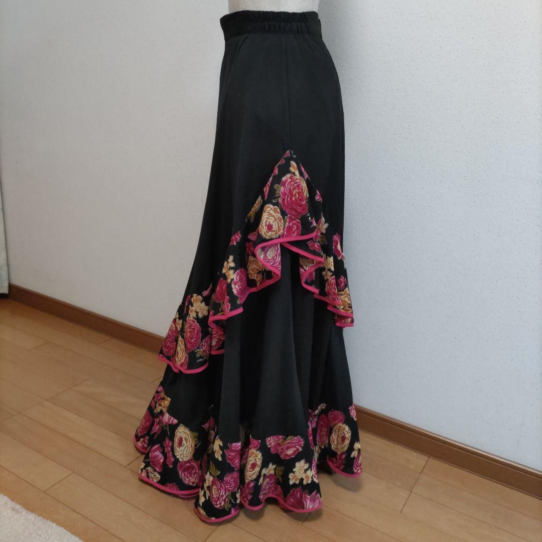 社交ダンス用ボリュームスカート黒に花がらフリル