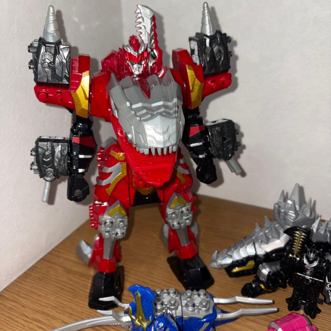 騎士竜戦隊リュウソウジャー 龍装合体 DXキシリュウオー ファイブナイツセット