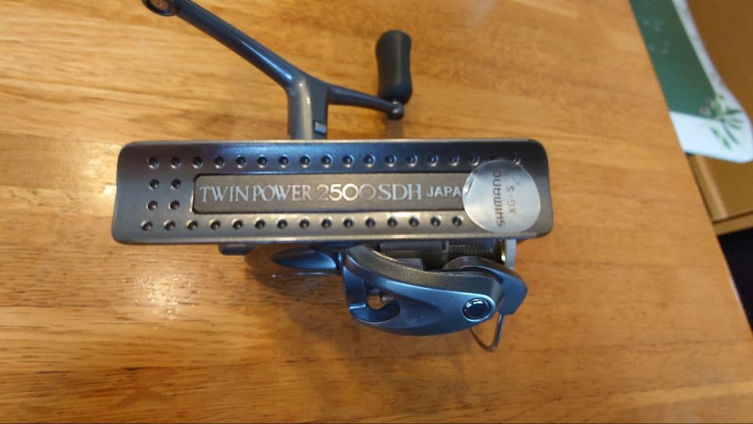 SHIMANO TWIN POWER 2500 SDH 本体