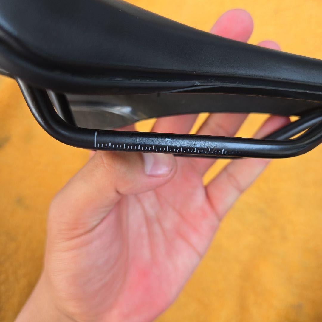 パーツ Fizik VENTO ANTARES R5 140mm