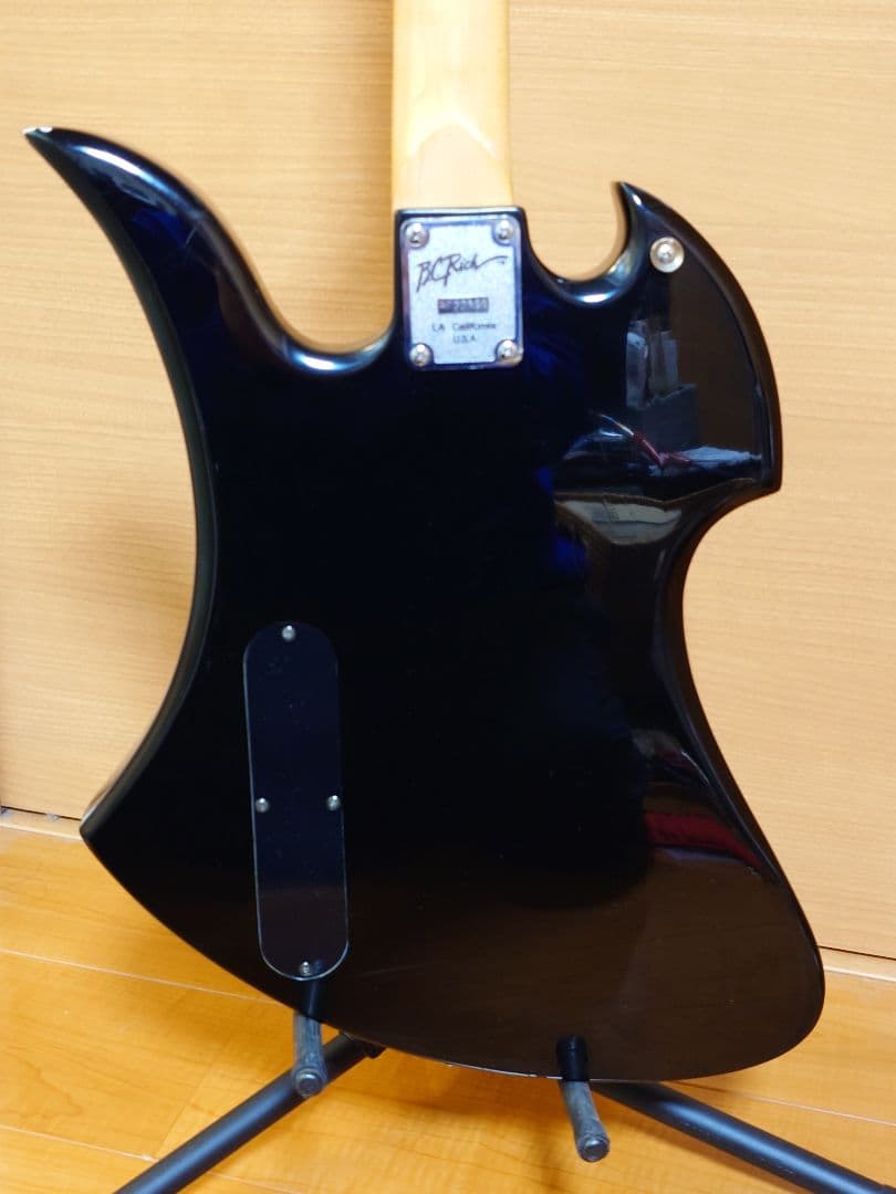 写真追加　B.C.Rich モッキンバード hide エレキギター