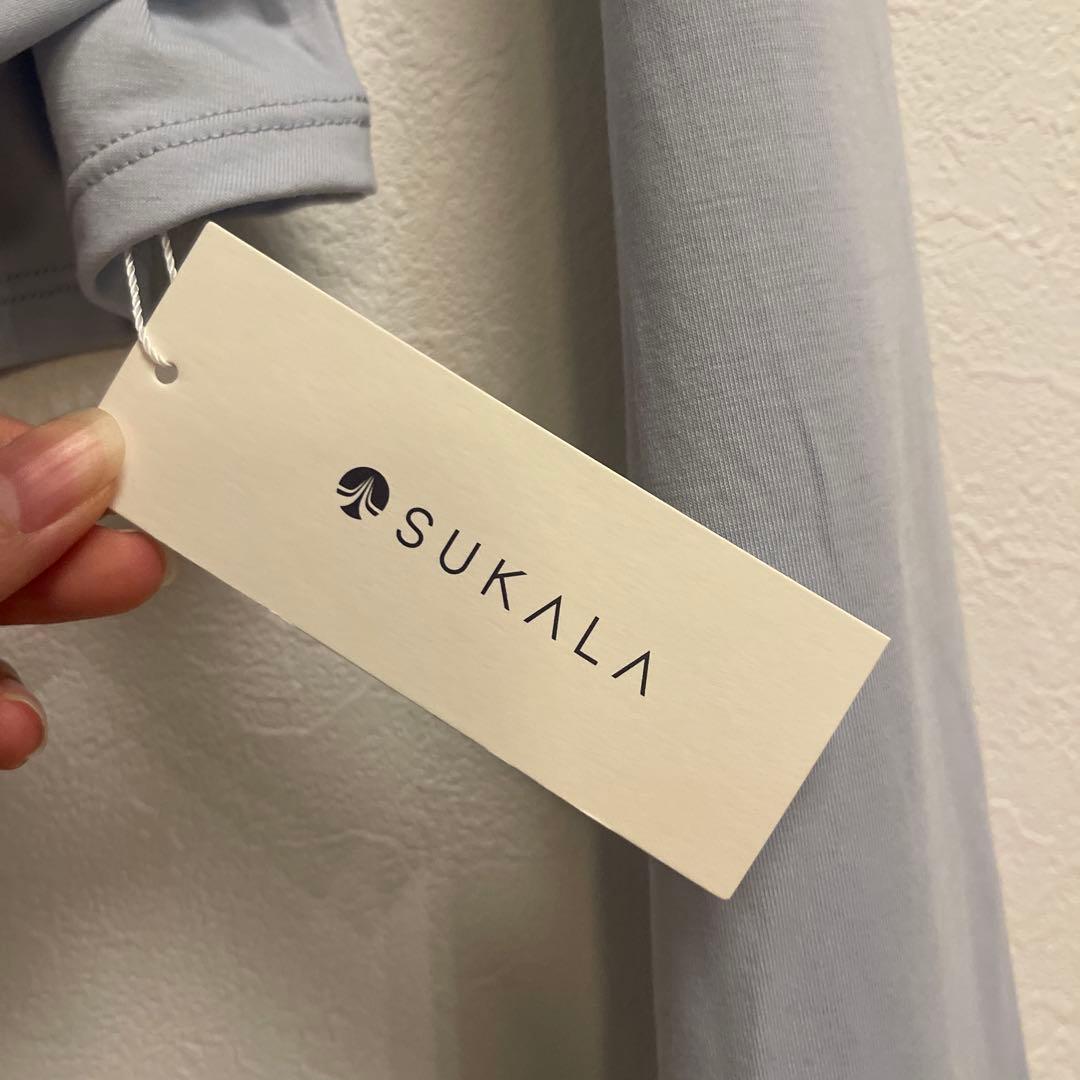 【新品未使用】 SUKALA カップ付き ヨガウェア 長袖