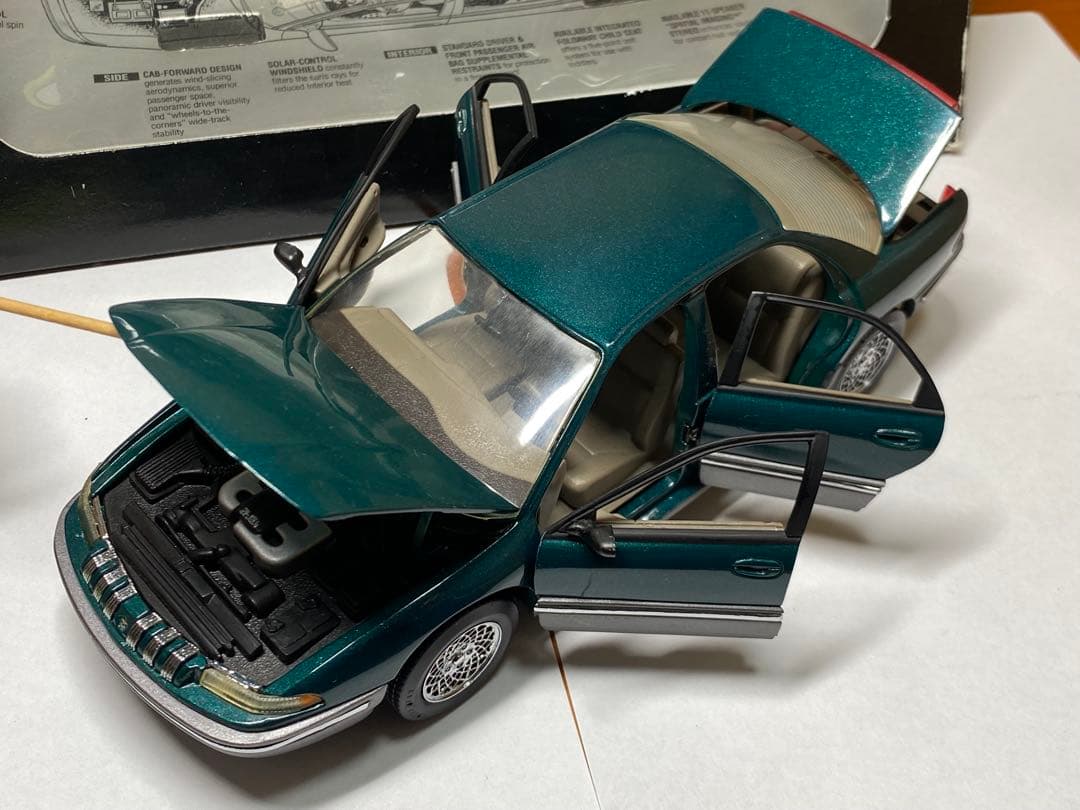 Brookfield 1994 Chrysler Concord ミニカー