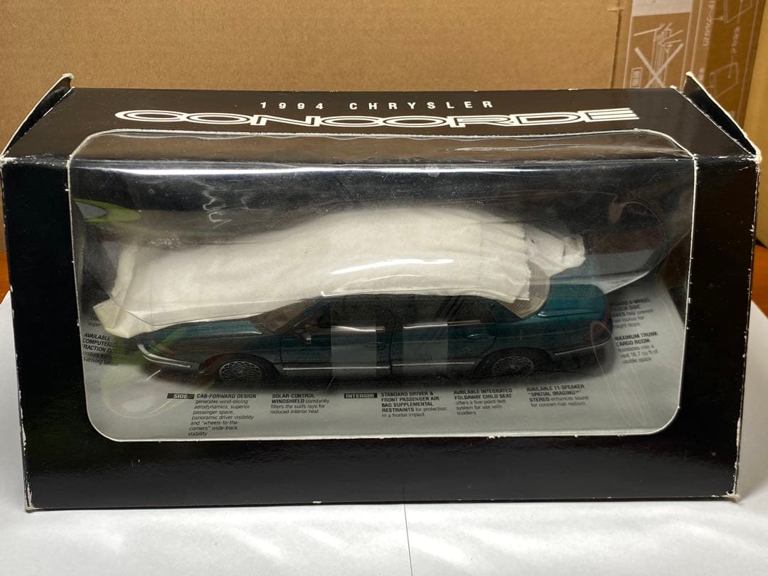 Brookfield 1994 Chrysler Concord ミニカー