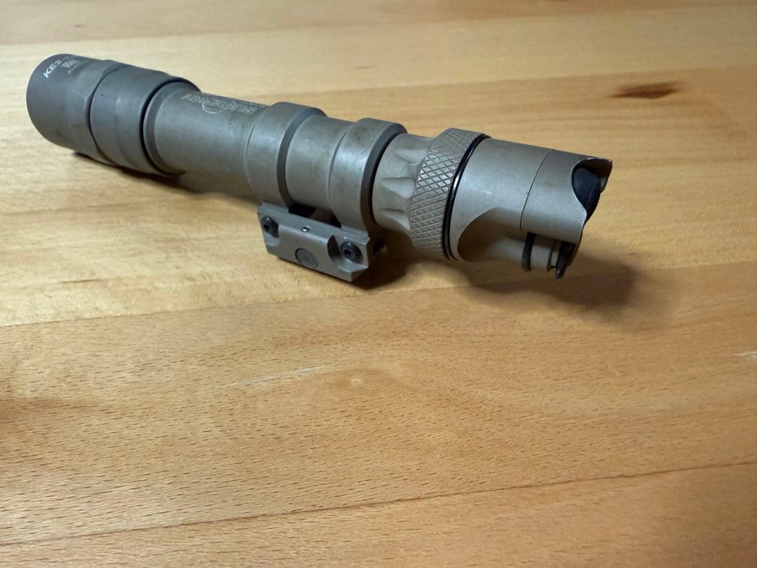 実物　SUREFIRE M600DF-TN テールスイッチDS00 充電池付き