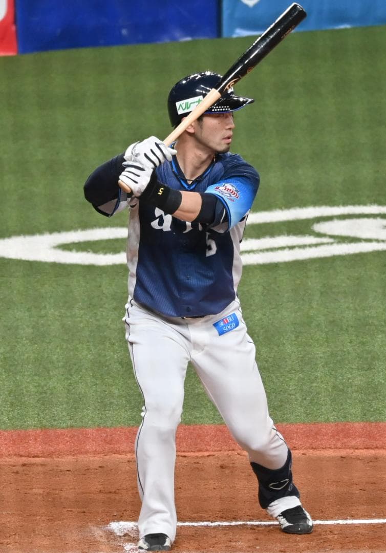 美品 埼玉西武ライオンズ 外崎修汰選手 #5 レプリカユニフォーム Lシャツ