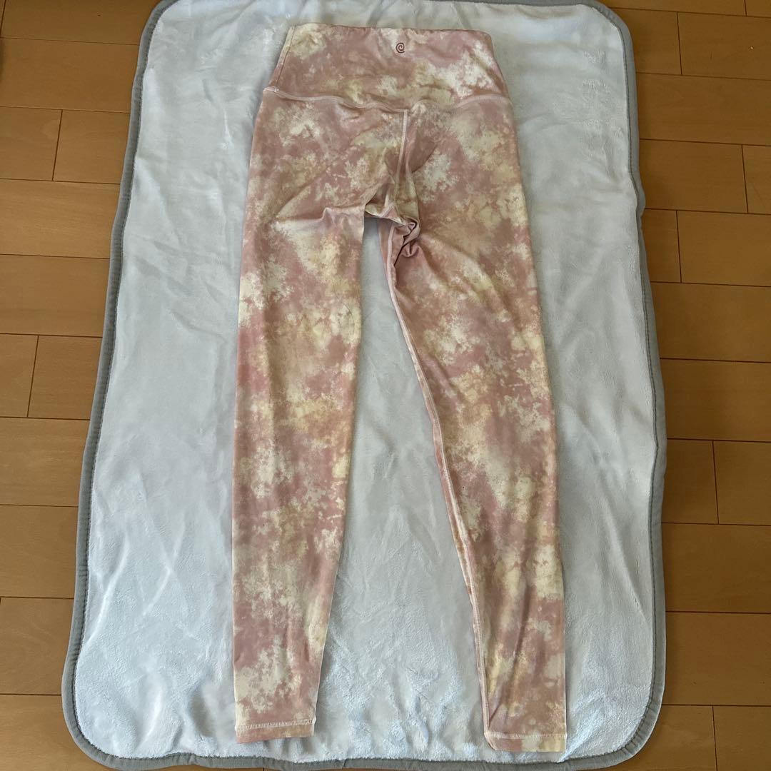 suria スリア ヨガ　ピラティス　ズンバ　スパッツ　ボトムス
