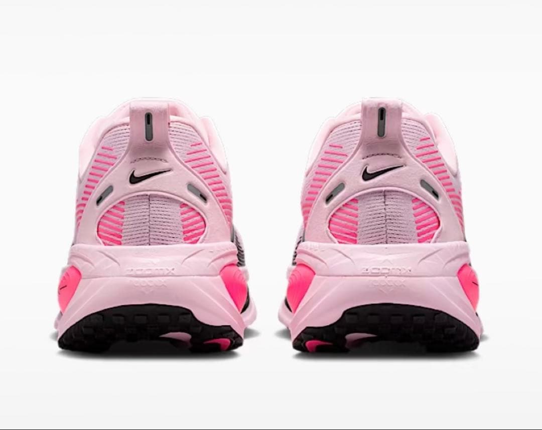 【新品未使用】NIKE ナイキ ボメロ 18 ランニングシューズ ピンク