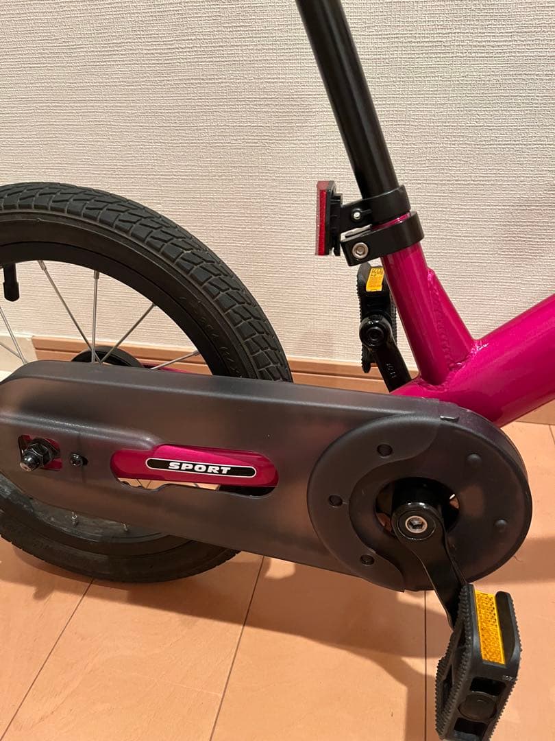 ストライダー14X ピンク　STRIDER　14X　スタンド付き