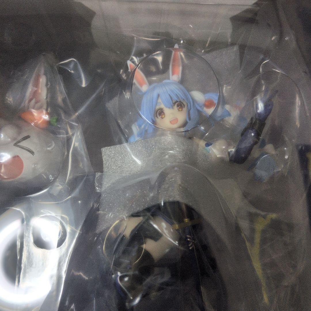 【新品未開封】兎田ぺこら × マシュ・キリエライト コラボレーションフィギュア