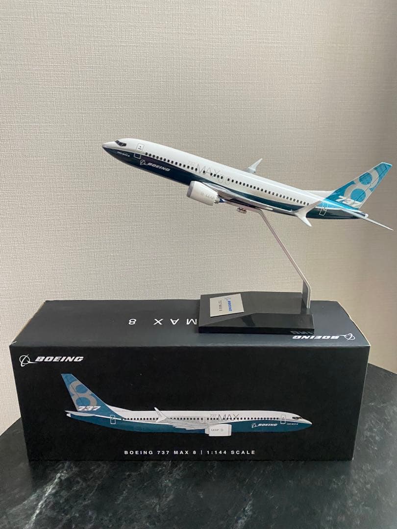 BOEING ボーイング 737 MAX 8 1:144スケール