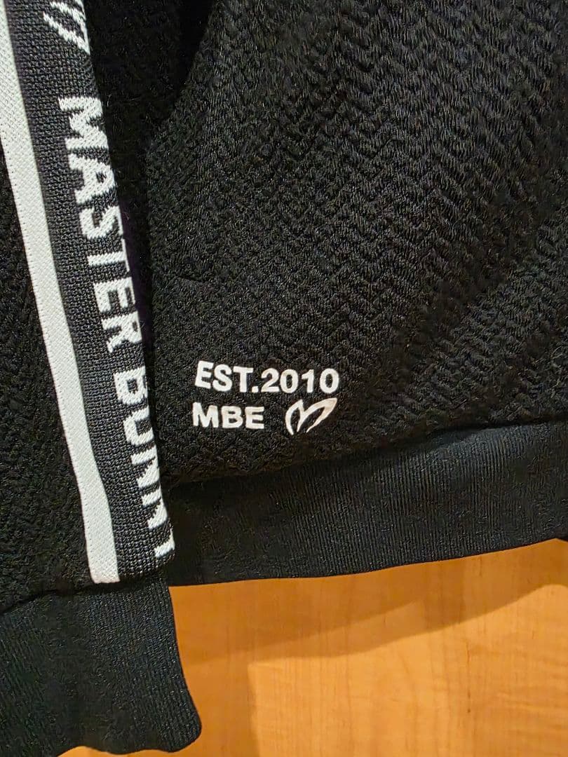 MASTER BUNNY EDITION ジップアップフーディ