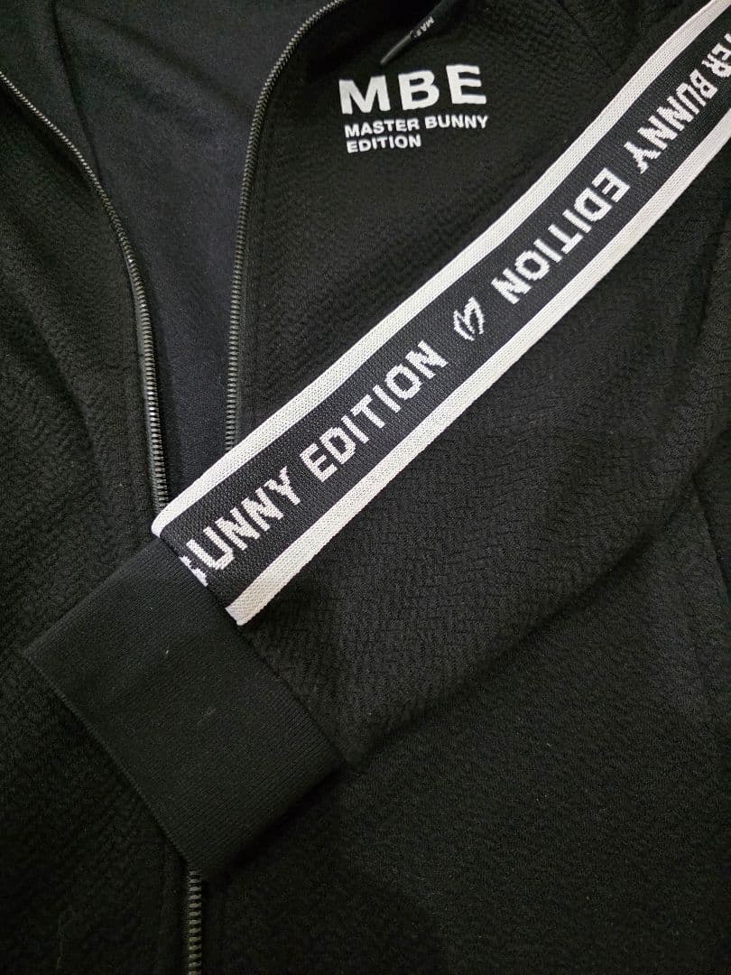 MASTER BUNNY EDITION ジップアップフーディ
