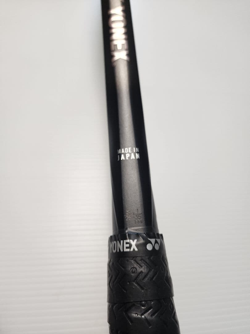 美品 YONEX VOLTRAGE 8S 新色 シェリーシルバー