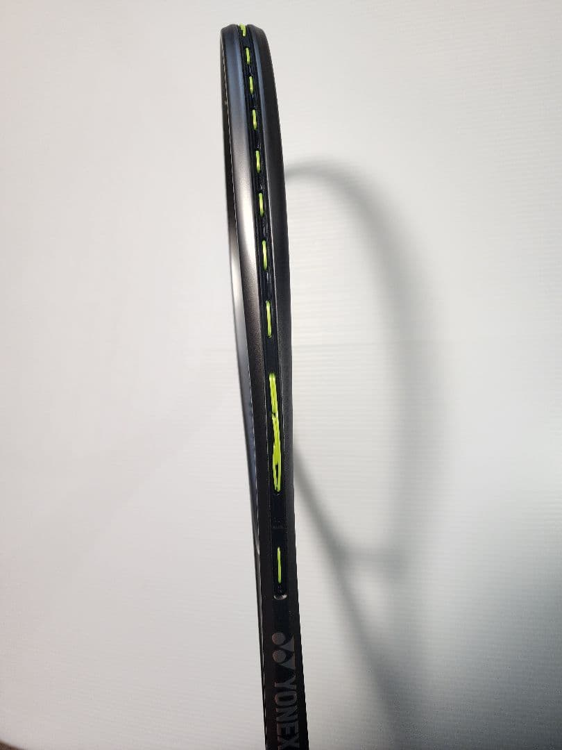 美品 YONEX VOLTRAGE 8S 新色 シェリーシルバー