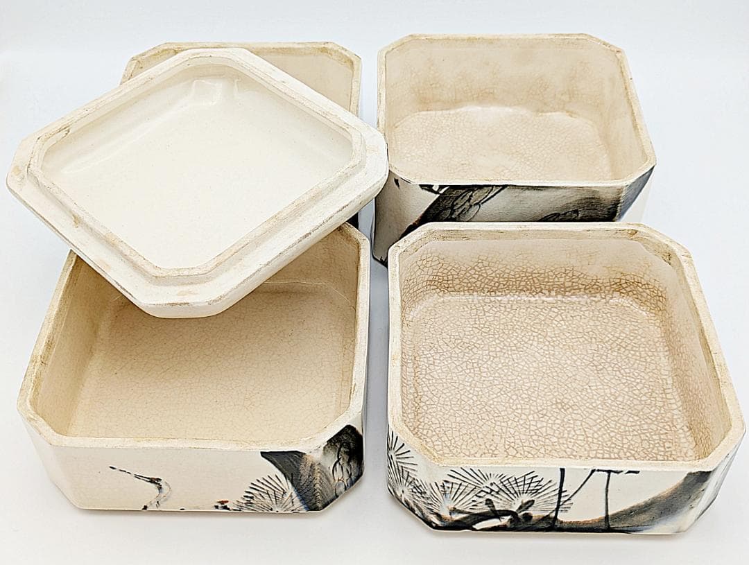 時代物 美品 状態良 砥部焼 陶器製 松鶴文 4段重箱 縁起物 昭和初期に購入