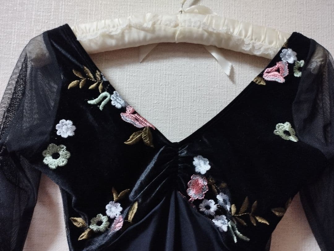クラスイン　刺繍入りブラックバレエレオタード　レディースL