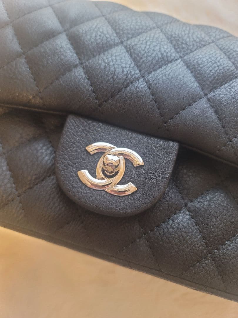ノベルティCHANEL ブラック ショルダーバッグ マトラッセ シルバー
