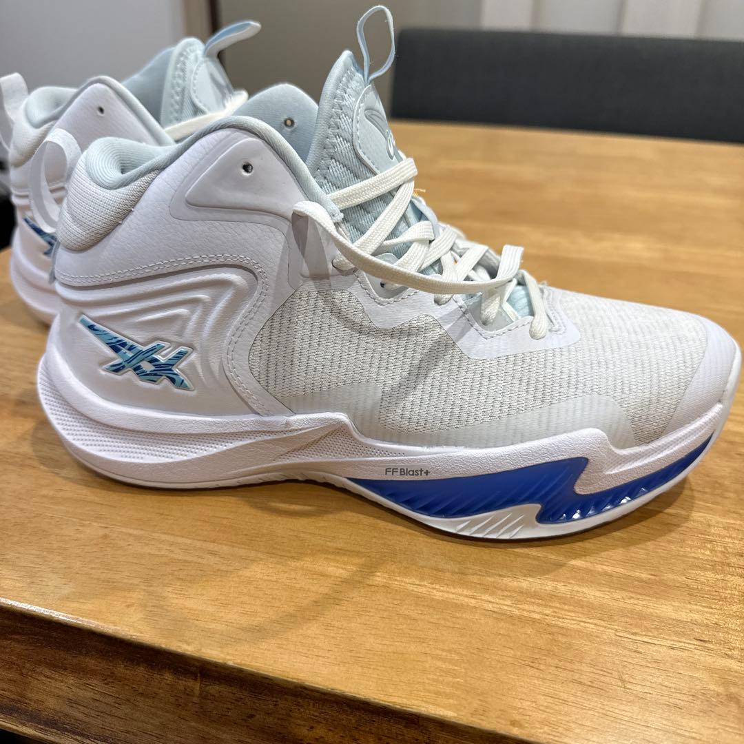 asics NOVA SURGE 3 バスケットシューズ　26㎝