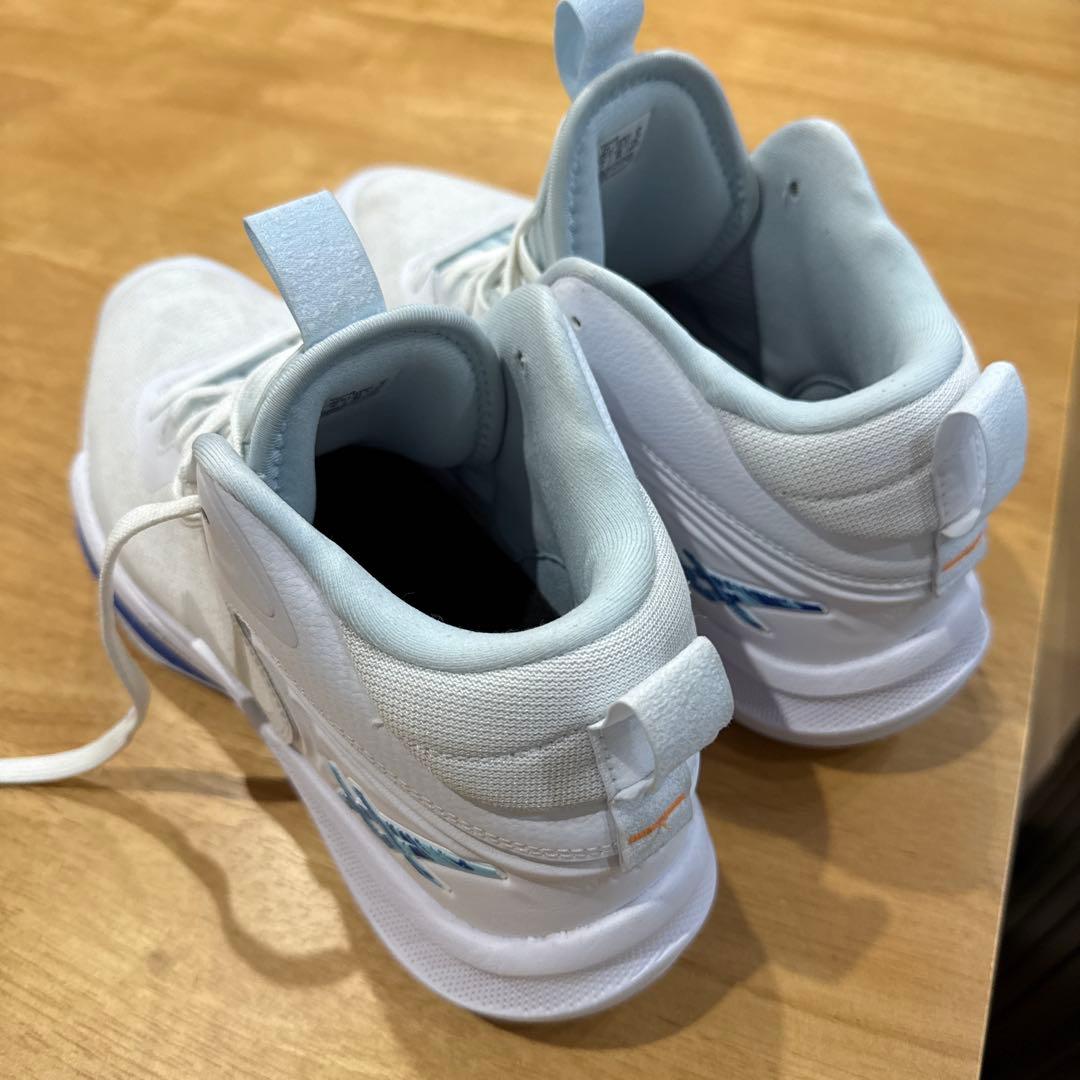 asics NOVA SURGE 3 バスケットシューズ　26㎝