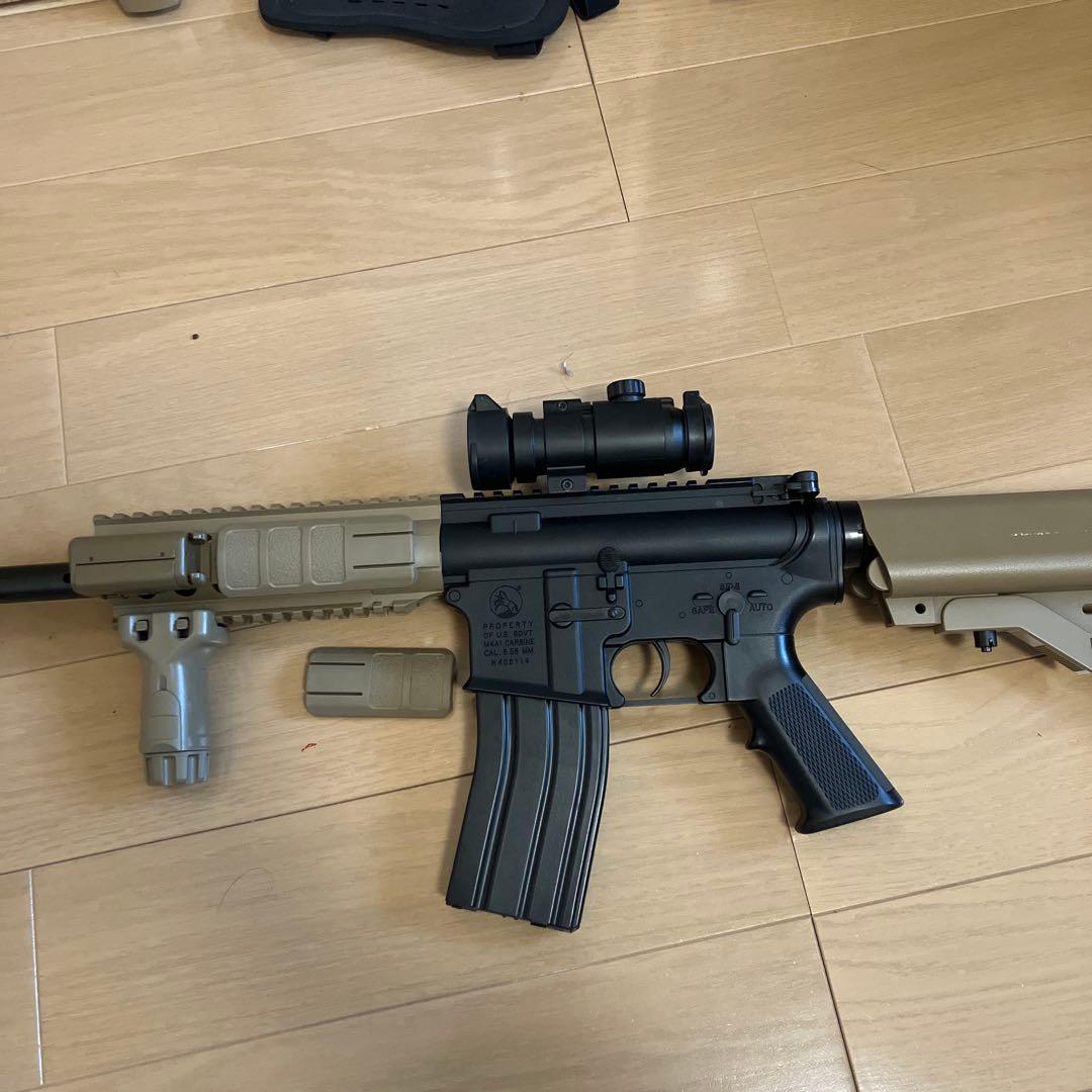 M4ライトプロタンカラー【ライト、ドットサイトなど豪華付属品付き】ジャンク扱い
