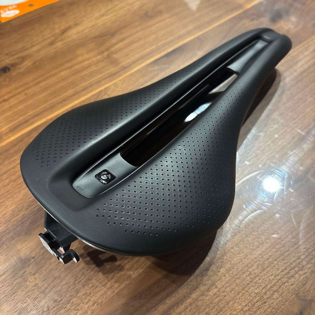 ボントレガー Verse Pro バイク サドル 135mm