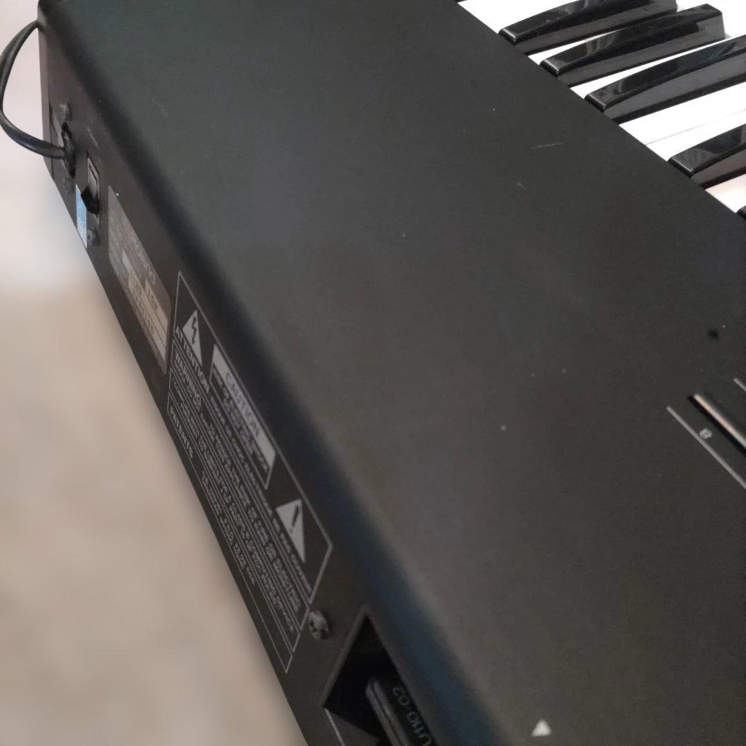 Roland U-20 RS-PCMキーボード /通電確認. ペダル、説明書付