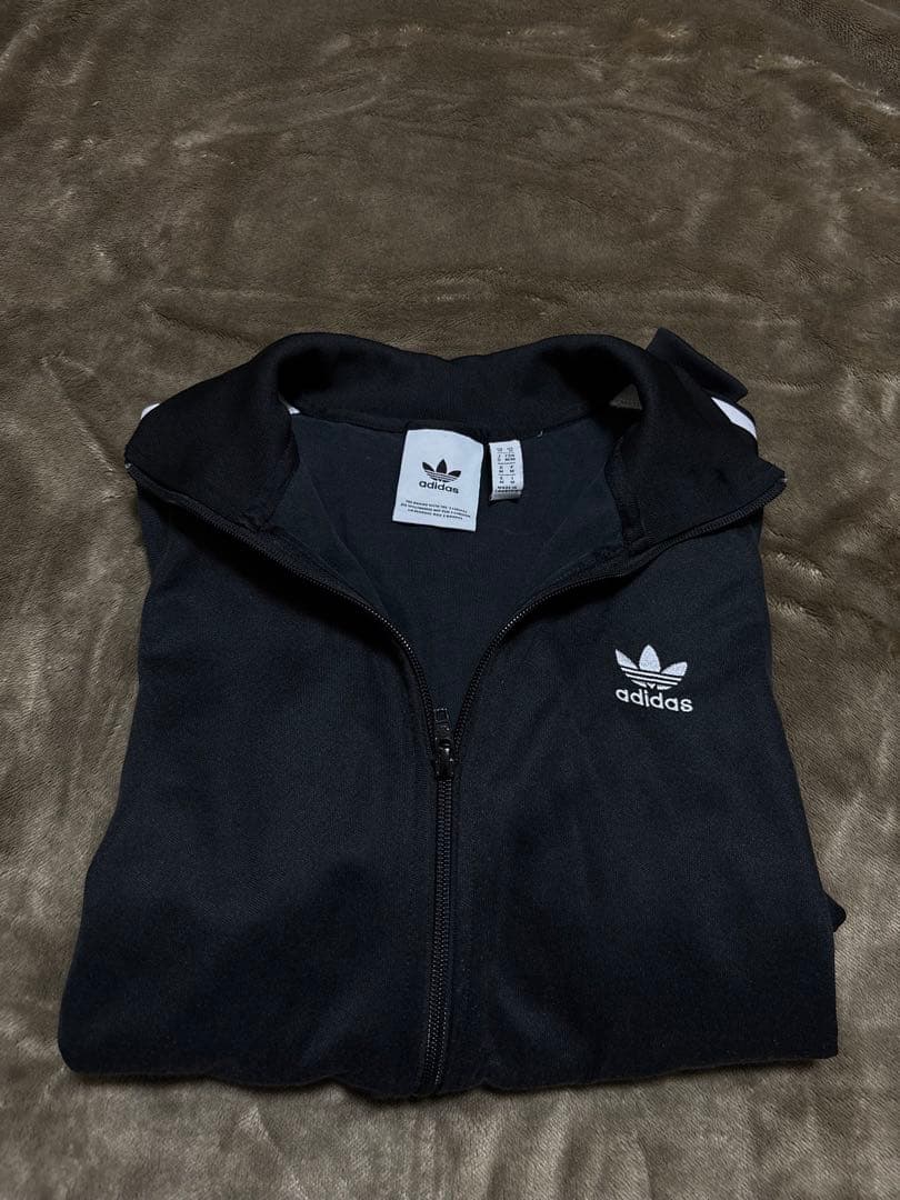 adidas トラックジャケット M