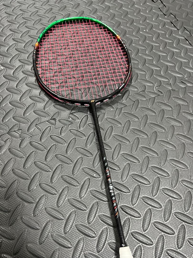 【YONEX】美品 アストロクス99pro 4ug5 3世代