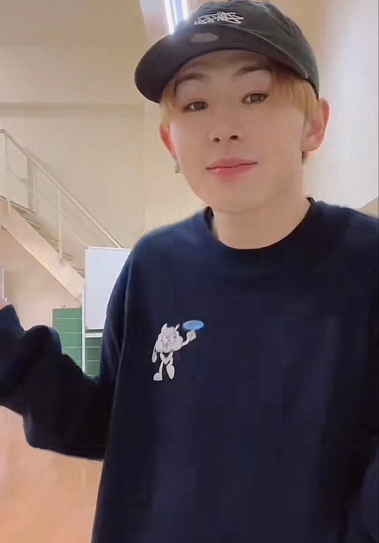 【一時値下げ】永玖　EIKU Tシャツ　ロンT