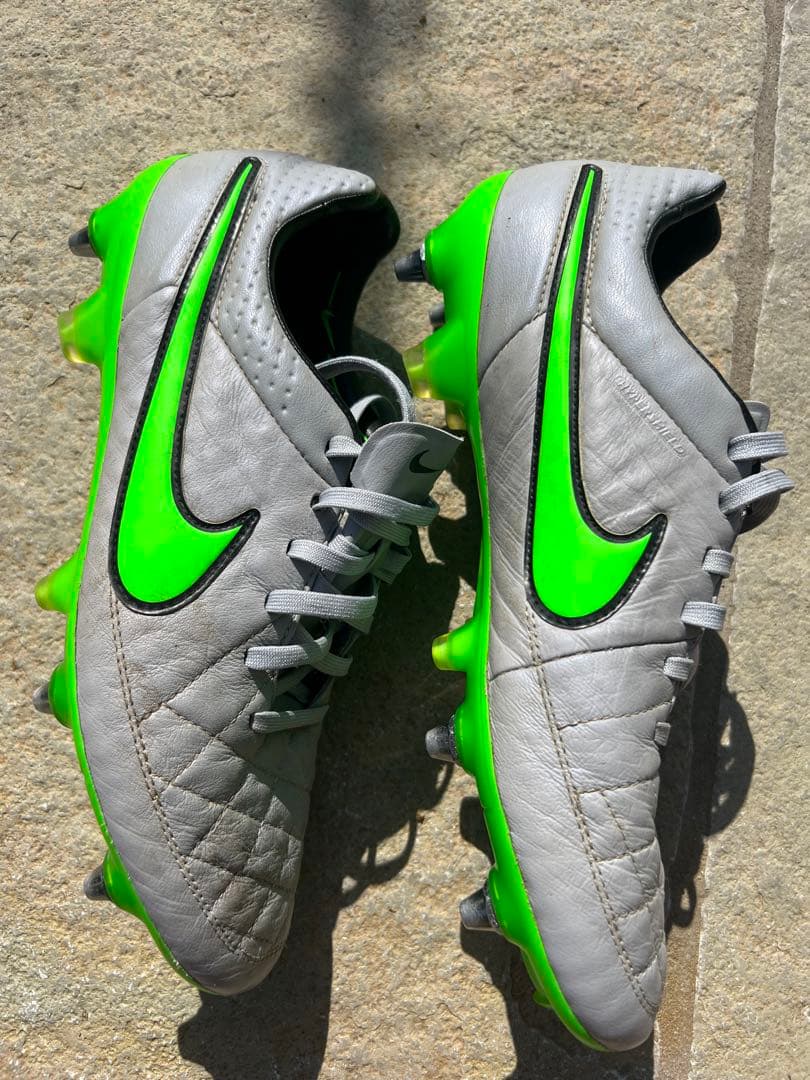 サッカースパイクNIKEティエンポSG