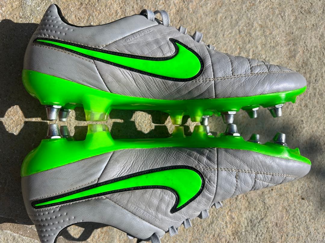サッカースパイクNIKEティエンポSG