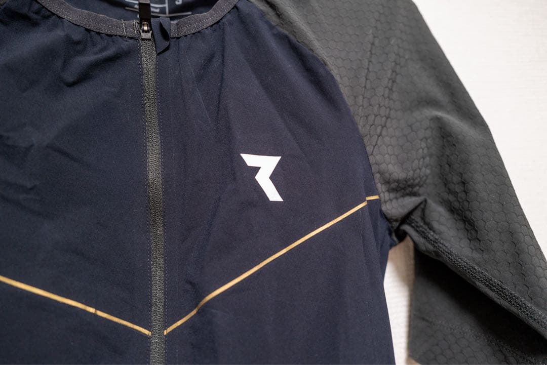 RYZON トライスーツ　Sサイズ（定価約8万円）