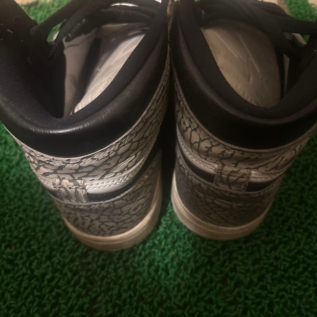 NIKE Air Jordan 1 Retro ホワイトセメント
